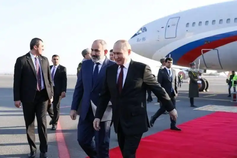 Ռուսիոյ նախագահ Վլատիմիր Փութին ժամանեց Երեւան 