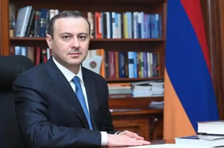 Արմէն Գրիգորեան պիտի մեկնի Հնդկաստան 