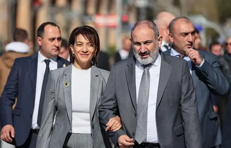Փաշինեան դէպի Թունուզ