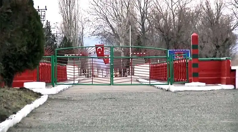 Հաւանական է, որ առաջիկային ՀՀ-Թուրքիա սահմանը հնարաւոր ըլլայ հատել անձնագրով. Քալըն