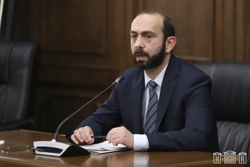 Լաւ եւ վատ  կողմեր. Միրզոյեան Ատրպէյճանի հետ բանակցութեանց մասին 
