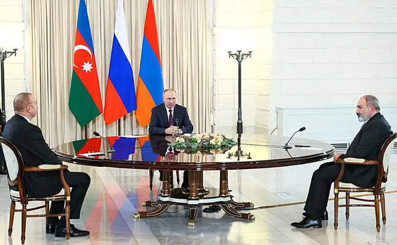 Սոչիի եռակողմ հանդիպումէն յայտարարութիւն 