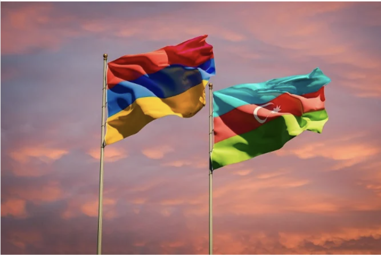 Азербайджан начал армению. Флаги армениииазарбаджана. Флаг Армении. Армения и азербайджанфлаги. Флагы арменина и Азербайджан.