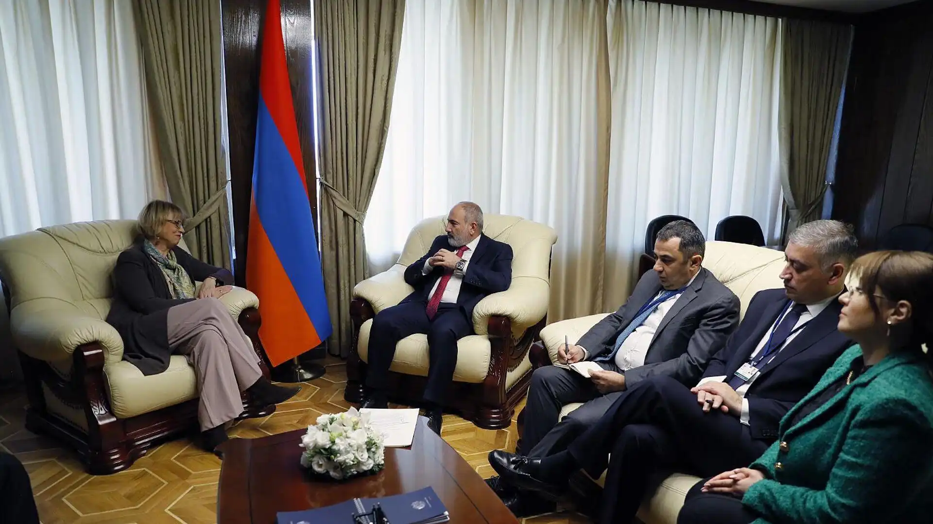 Փաշինեան Լեռնային Ղարաբաղէն բռնի տեղահանուածներու խնդիրները քննարկած է ԵԱՀԿ գլխաւոր քարտուղարին հետ