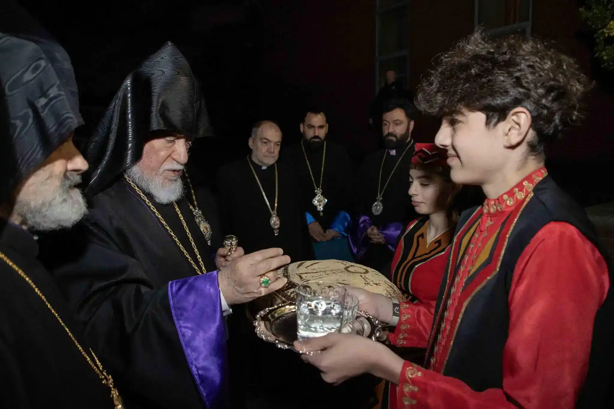 Նիւ Ճըրզին փառաւորապէս պատուեց՝  Մեծի Տանն Կիլիկիոյ Գահակալ Հայրապետը. «Անթիլիասի Հզօրութեան աղբիւրը ժողովուրդն է».Յայտարարեց Ն.Ս.Օ.Տ.Տ. Արամ Ա. Կաթողիկոս        