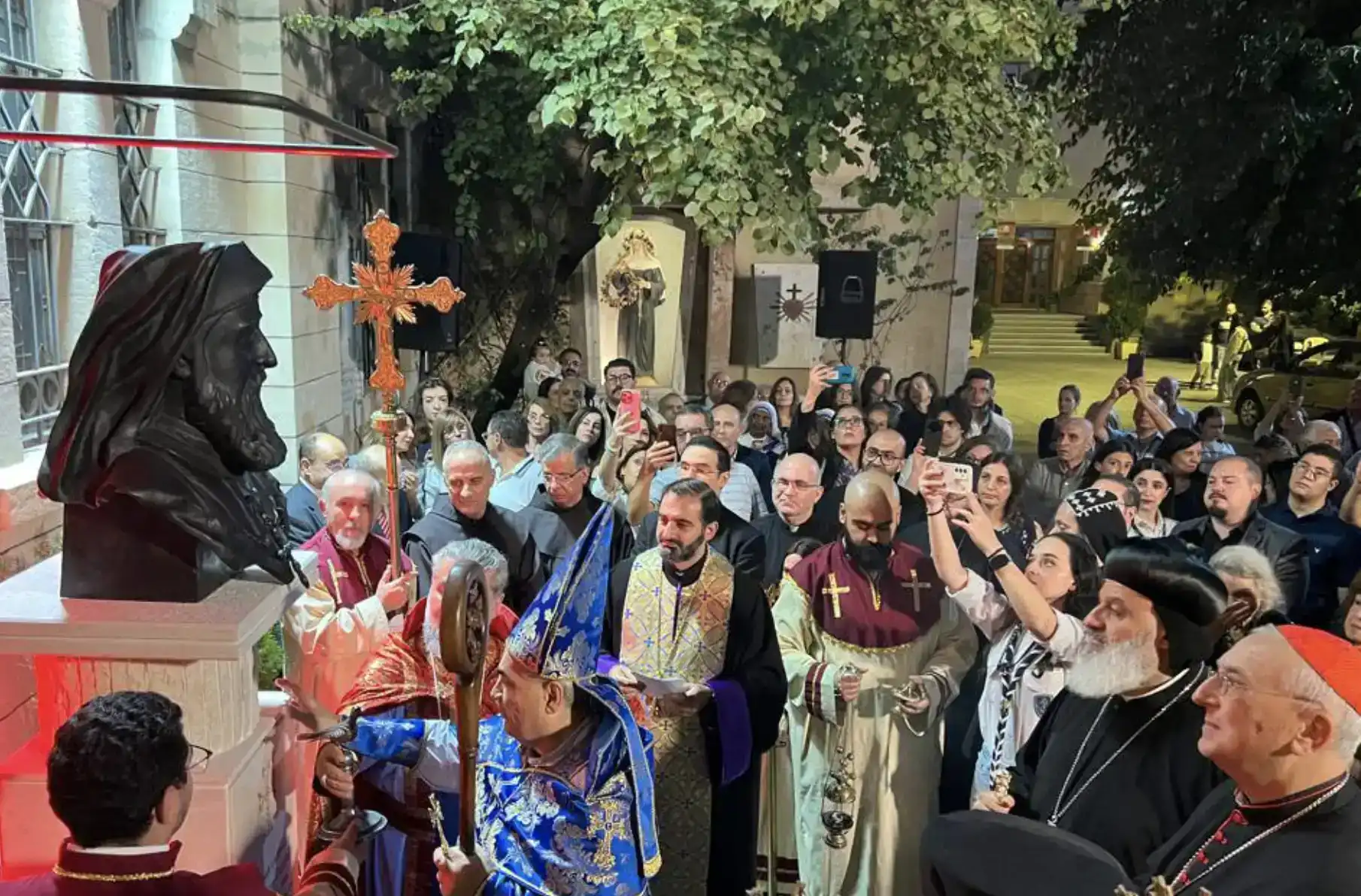 Դամասկոս. Բացումը կատարուած է կիսանդրին՝ Սուրբ Իգնատիոս Մալոյեանի. Պատարագը մատուցած է Հ. Գէորգ եպս. Ասատուրեան        