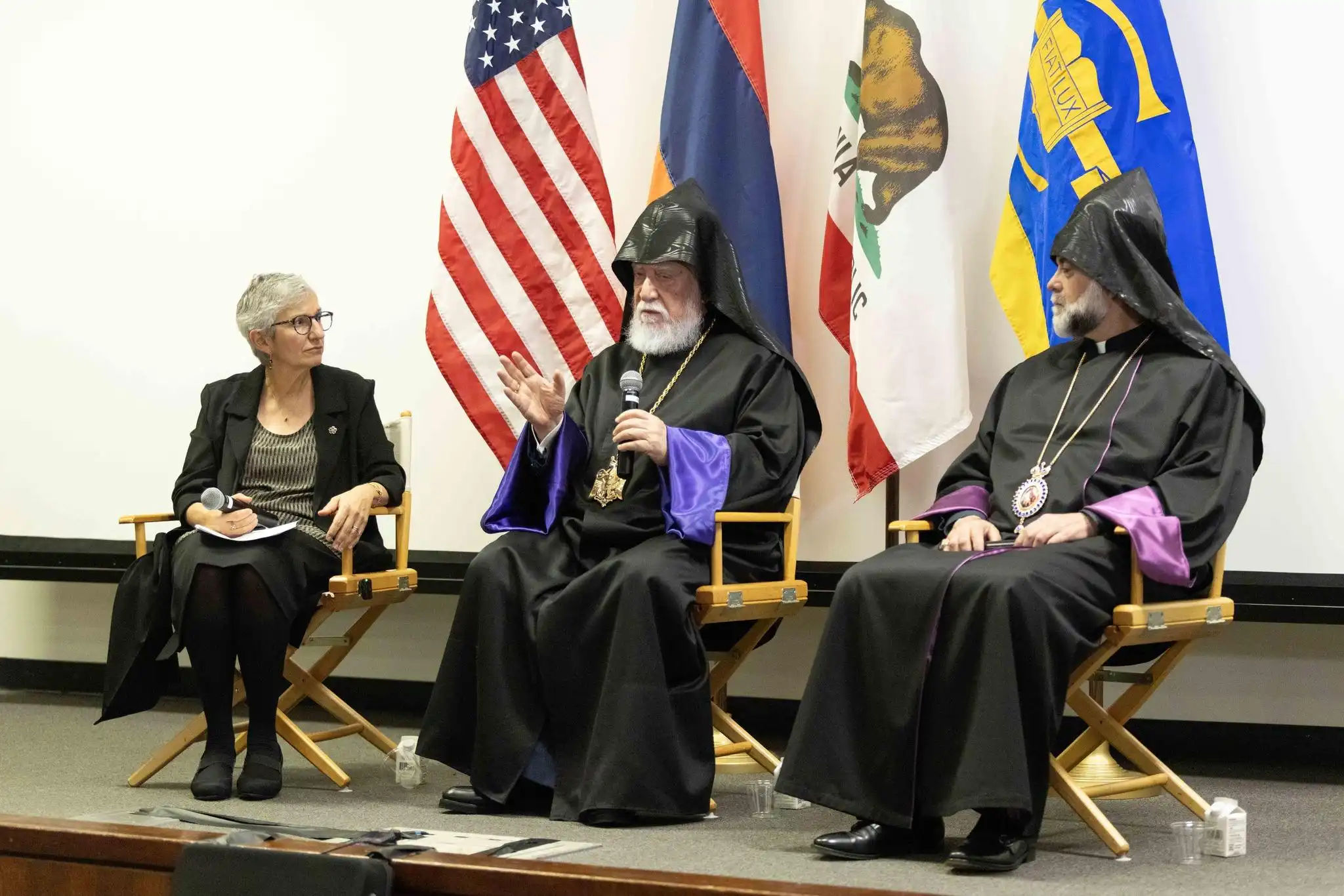 Ն.Ս.Օ.Տ.Տ. Արամ Ա. Կաթողիկոս դասախօսեց UCLA համալասարանին մէջ. «Մեր ապրած երկիր  մոլորակին փրկութիւնը անյետաձգելի հրամայական է» նիւթով          