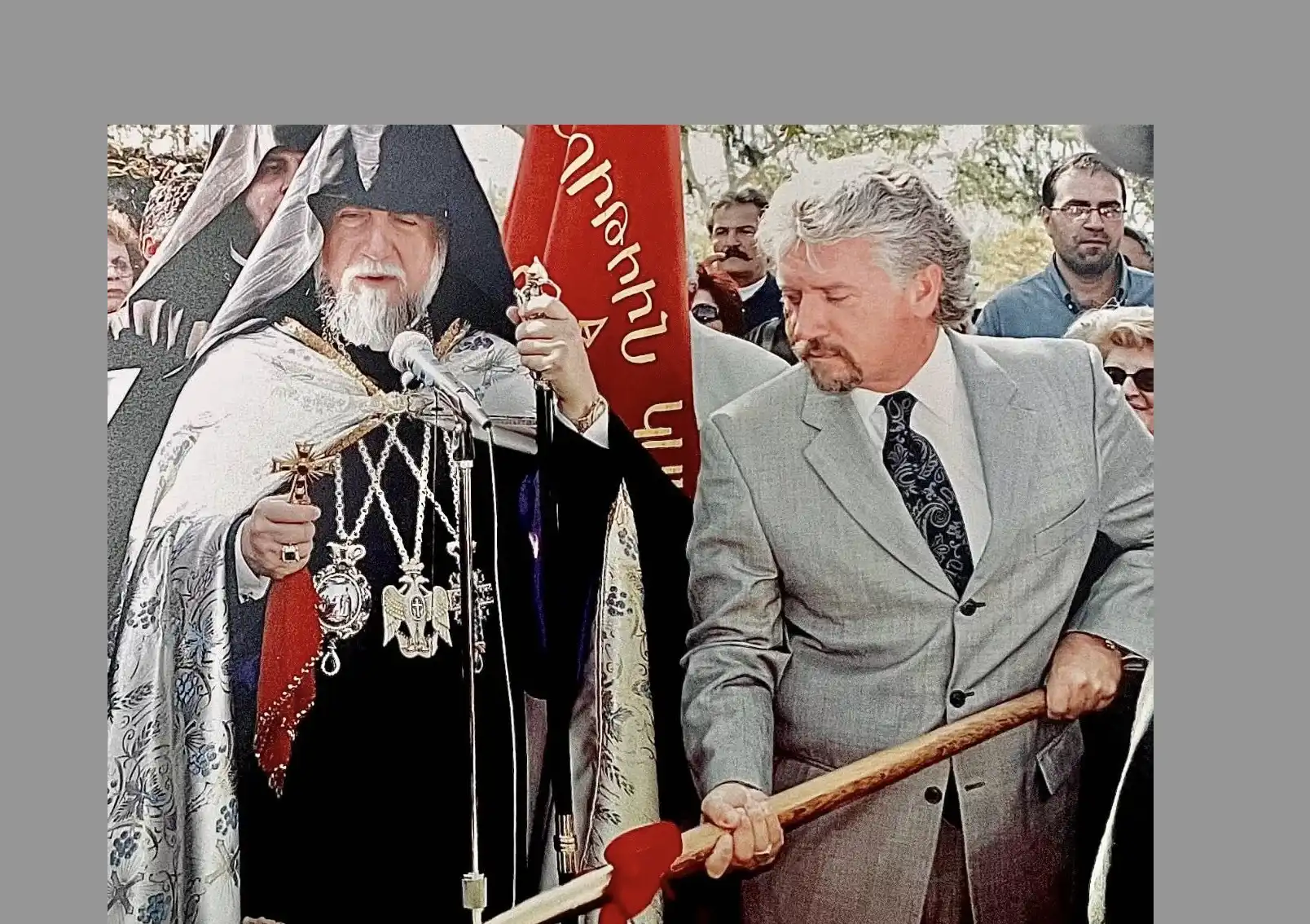  «Հոգիները պարպել նախանձէ, չարութիւնէ եւ ատելութիւնէ». Դոկտ. Վիգէն Յովսէփեանի գրառումը 