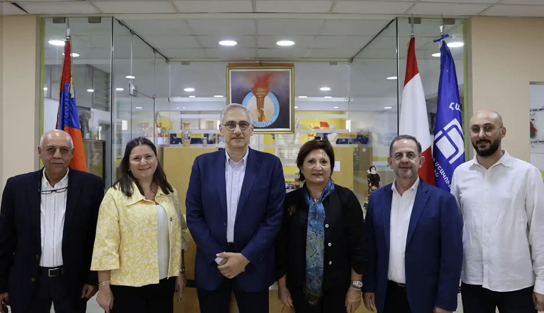 Լիբանան. ՀՅԴ Կեդրոնական Կոմիտէի պատուիրակութեան այցը՝ Համազգայինի Ճեմարան եւ Հռիփսիմեանց վարժարան 