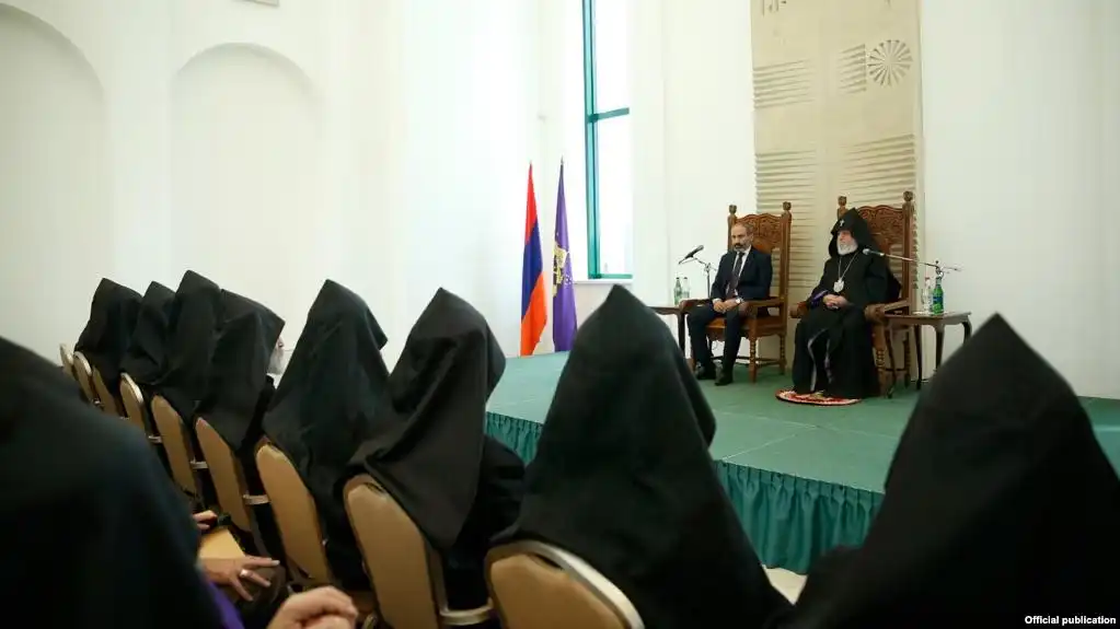 Փաշինեան Վաղարշապատի ընտրութիւնները կը կապէ Մայր Աթոռը Գարեգին Բ-էն «ազատելու գործընթացի» հետ