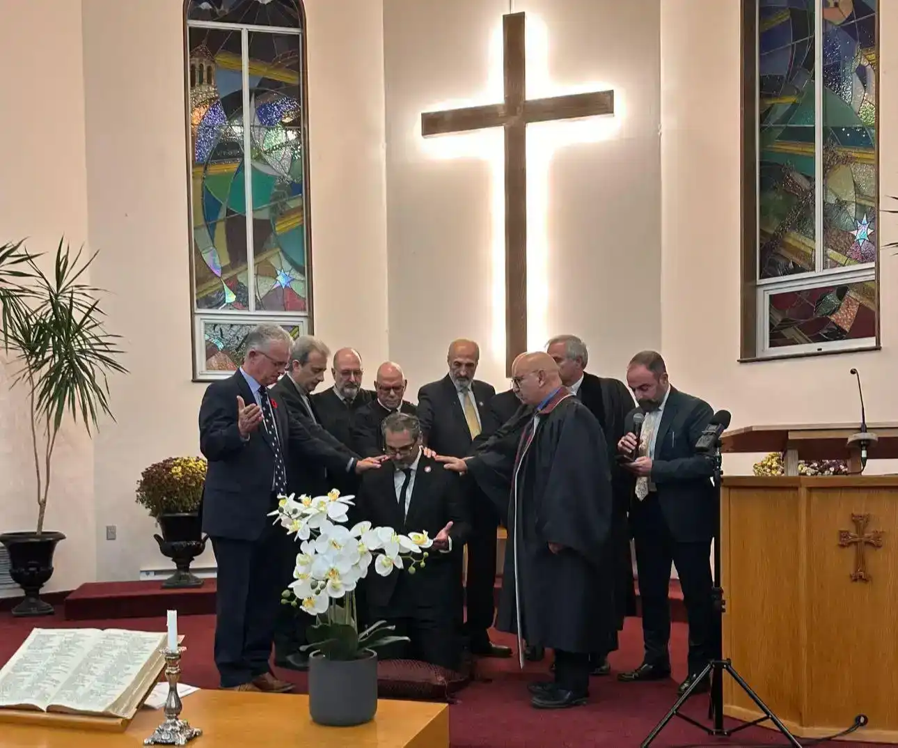 Արժանի հովիւ Թորոնթոյի Հայ Աւետարանական Եկեղեցւոյ. Տեղի ունեցած է Վեր. Զօհրապ Սարգիսեանի ձեռնադրութիւնն ու պաշտօնակոչութիւնը 