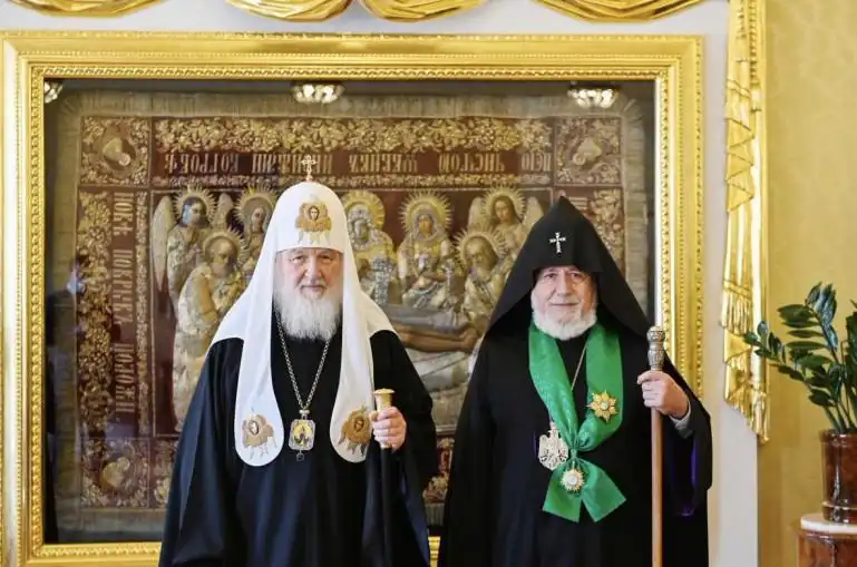 Ռուսաց Պատրիարքը պարգեւատրեց Ն.Ս.Օ.Տ.Տ. Գարեգին Բ. Ամենայն Հայոց Կաթողիկոսը 