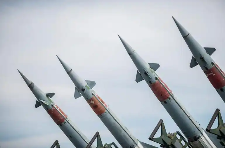 Որքան հրթիռի  պէտք է ունի  Ռուսաստանը, գետնին տակ առնելու Ամերիկան 