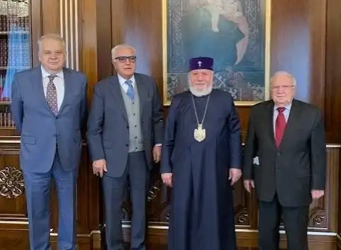 Թէքէեան Մշակութային Միութեան առաջնորդները ՝ Ամենայն Հայոց Հայրապետին մօտ 