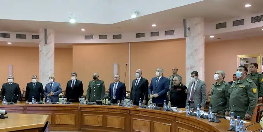 Արշակ Կարապետեանի հանդիպումը պատերազմի ժամանակ անհետ կորսուածներու ծնողներուն հետ