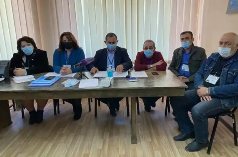 Ի՞նչպէս բաշխուած են ՏԻՄ ընտրութեան մանտաթները Կիւմրիի մէջ 