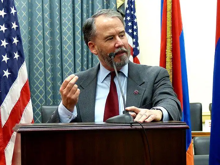 Նախկին դեսպան Ճոն էվանս կարեւոր առաջարկով հանդէս եկաւ 