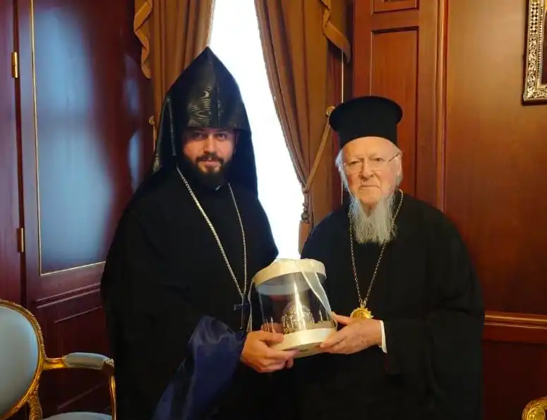  Կիլիկեան Աթոռի երիտասարդ միաբանը հիւր՝ Բարթողոմէոս  Բ. Պատրիարքին 