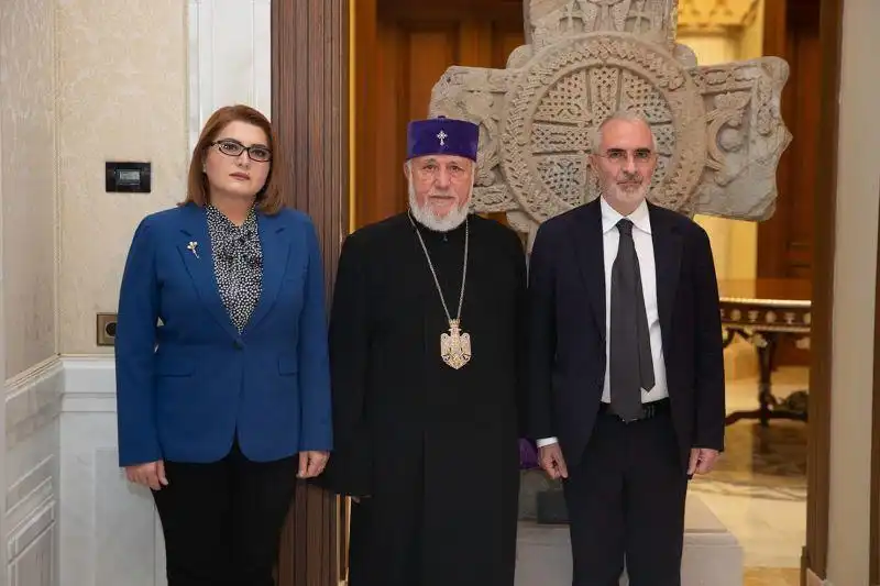  Ամենայն Հայոց Կաթողիկոսն ընդունեց Իտալիոյ վճռաբեկ դատարանի պատուիրակութիւնը    	