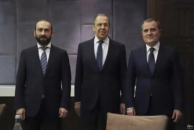 Լաւրով, Միրզոյեան եւ Պայրամով հանդիպում. Թեման «Խաղաղութեան պայմանագրի» ընթացքն էր