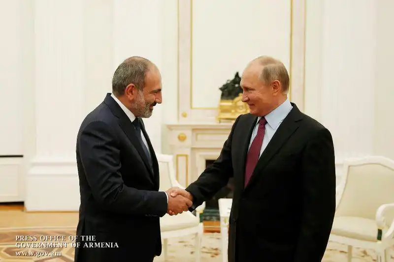 Կ'ակնկալեմ կառուցողական երկխօսութեան շարունակականութիւն. Փաշինեան շնորհաւորած է Փութինը