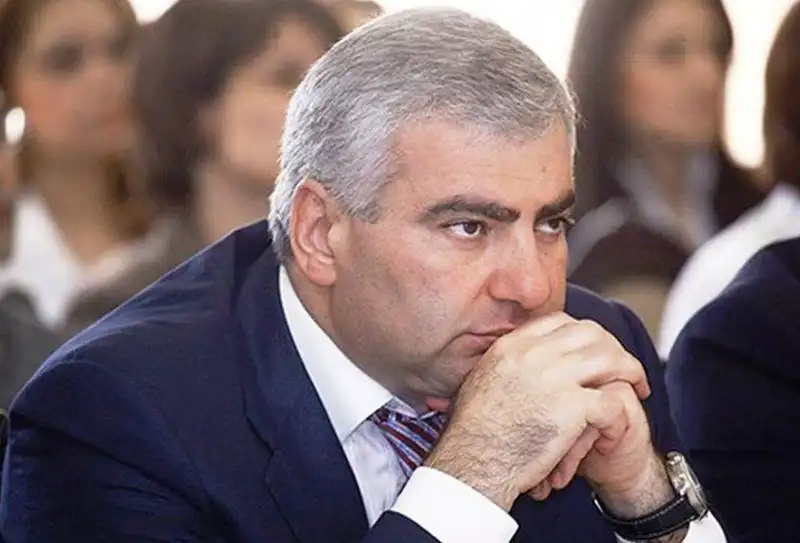 «Ինքնաոչնչացման քայլ». Սամուէլ Կարապետեանէն՝ ահազանգ 