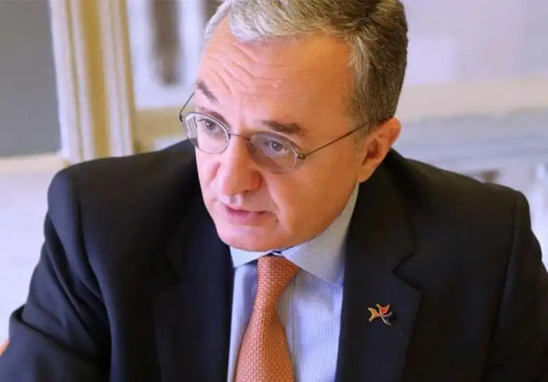 Մենք գործ ունինք վայրենիներու հետ․ պատժամիջոցներ, զէնքեր եւ ապառազմակալում, հիմա․ Զօհրապ Մնացականեան