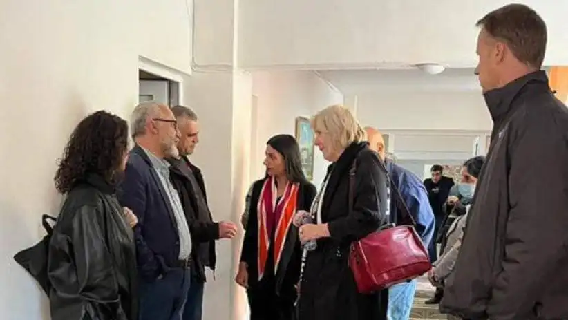 Եւրոպական Խորհուրդի մարդու իրաւունքներու յանձնակատարն այցելած է ԼՂ-էն բռնի տեղահանուածներու կացարան