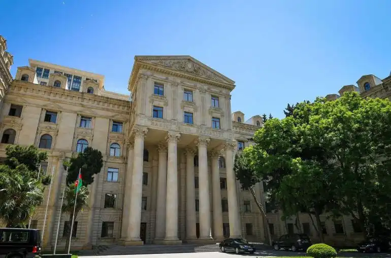 Պաքու կը ձաղկէ Փարիզի կողմէ  հնչող  մեղադրանքները 