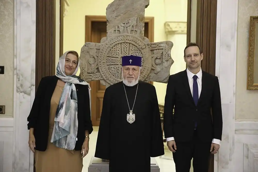 Ամենայն Հայոց Կաթողիկոսն ընդունեց Հունգարիայի «Հալածյալ քրիստոնյաների օգնության և հունգարական աջակցության ծրագրի» պետքարտուղարին   	