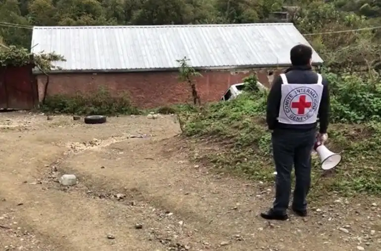 ԼՂ-ի մէջ մնացած որոշ մարդիկ փոխադրամիջոց կը խնդրեն՝ հեռանալու համար. Կարմիր խաչի միջազգային կոմիտէ (Տեսանիւթ)