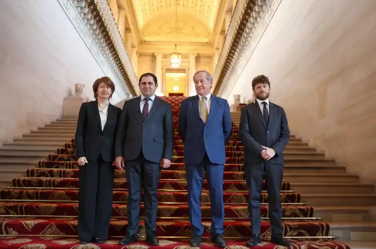 Սուրէն Պապիկեան այցելած է Ֆրանսայի Ծերակոյտ, քննարկուած են տարածաշրջանային անվտանգութեան առնչուող հարցեր