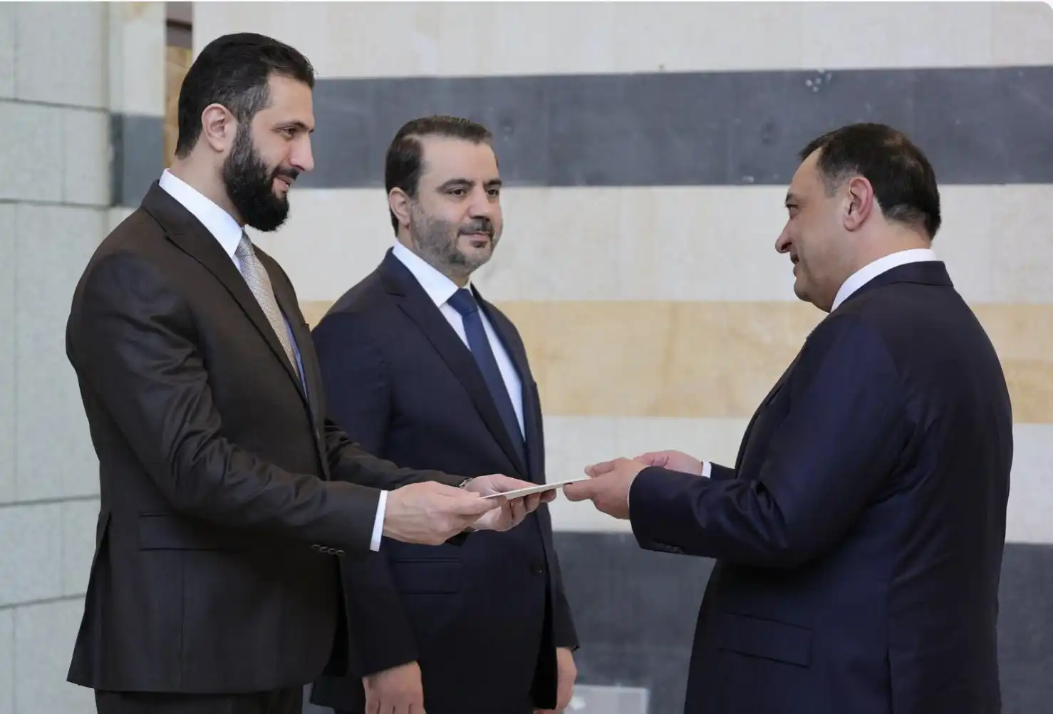 Դեսպան Խարազեանն իր հաւատարմագրերը յանձնած է Սուրիոյ նախագահ՝ Ահմատ Շարըհին 