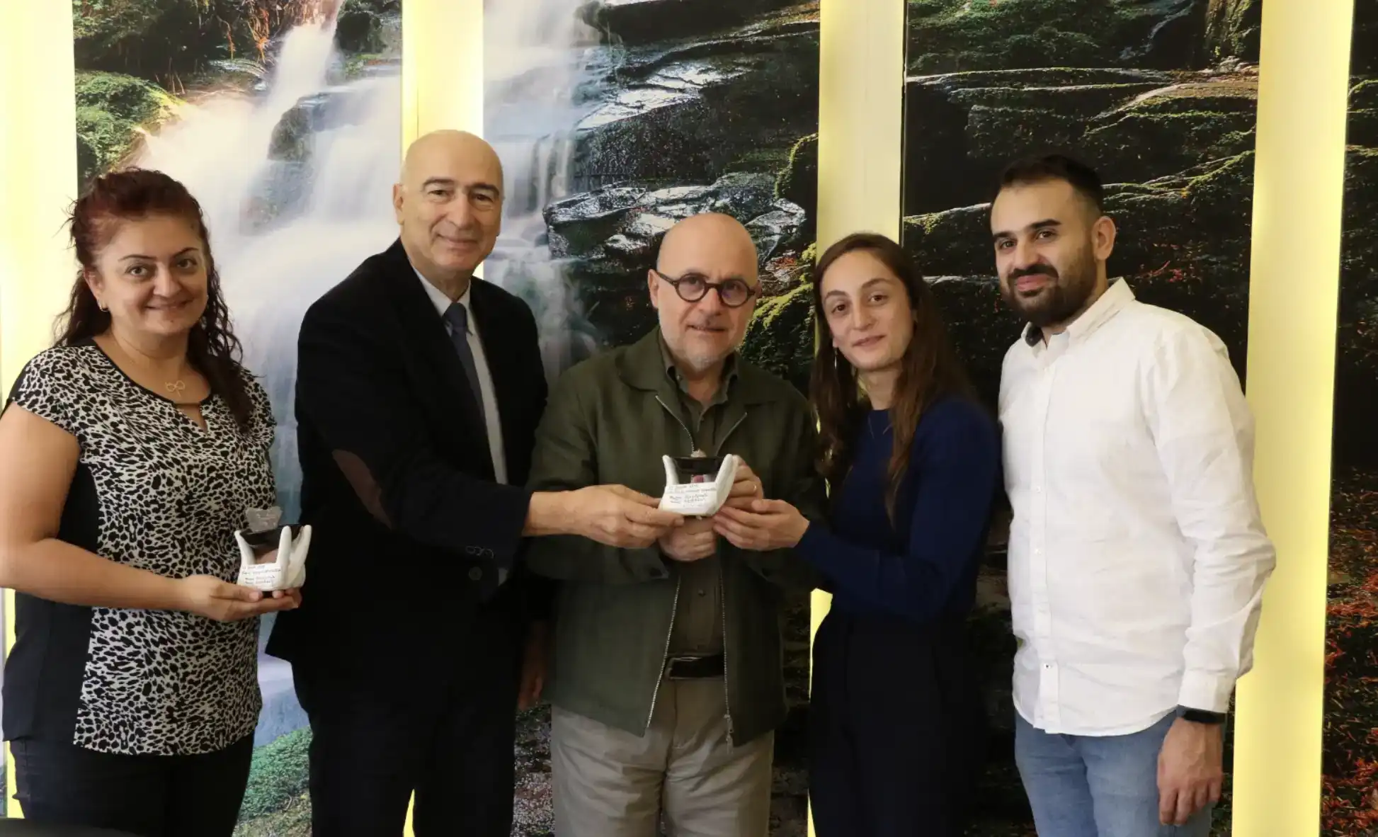 Արարատի լեռնագնացները  այցելած են Մեսրոպեան Վարժարան 