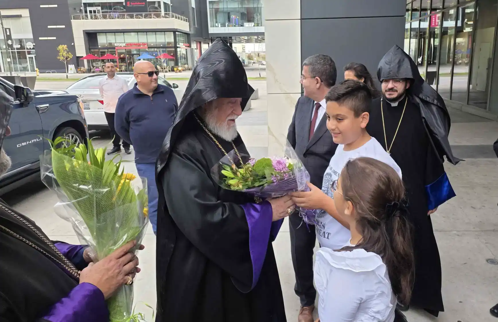  «Անթիլիասական ոգին ծառայել է Աստուծոյ, Ազգին եւ Հայրենիք»ին Թորոնթոյի մէջ շեշտեց Ն.Ս.Օ.Տ.Տ Արամ Ա. Կաթողիկոս 