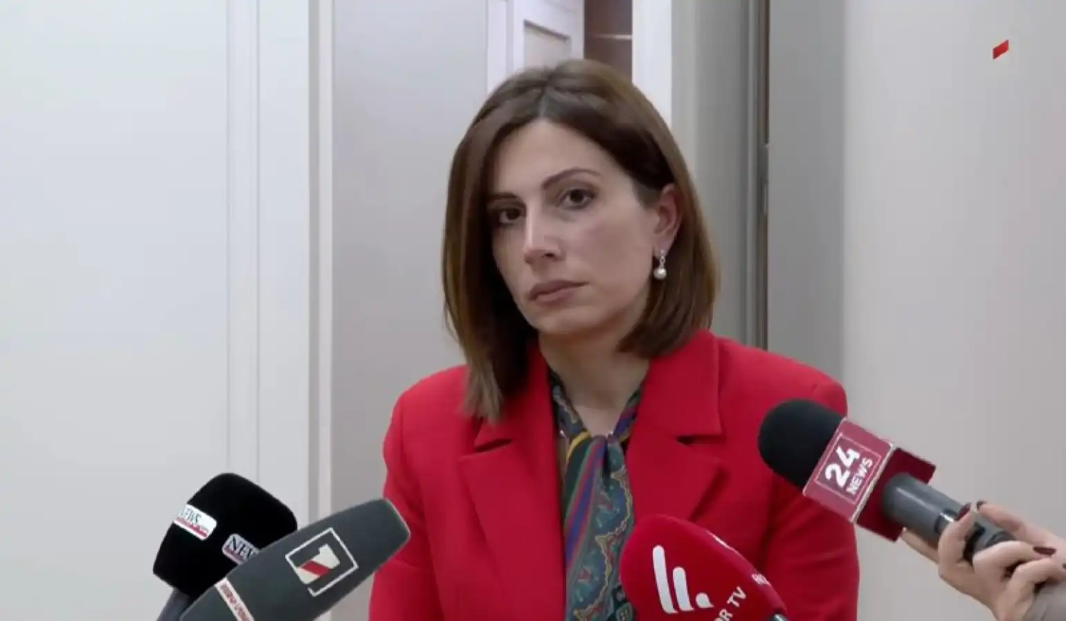 «Այն փաստը, որ ամուսինս աւետարանչական է, զիս չի անհանգստացնում». Նախարար Աւանէսեան  	