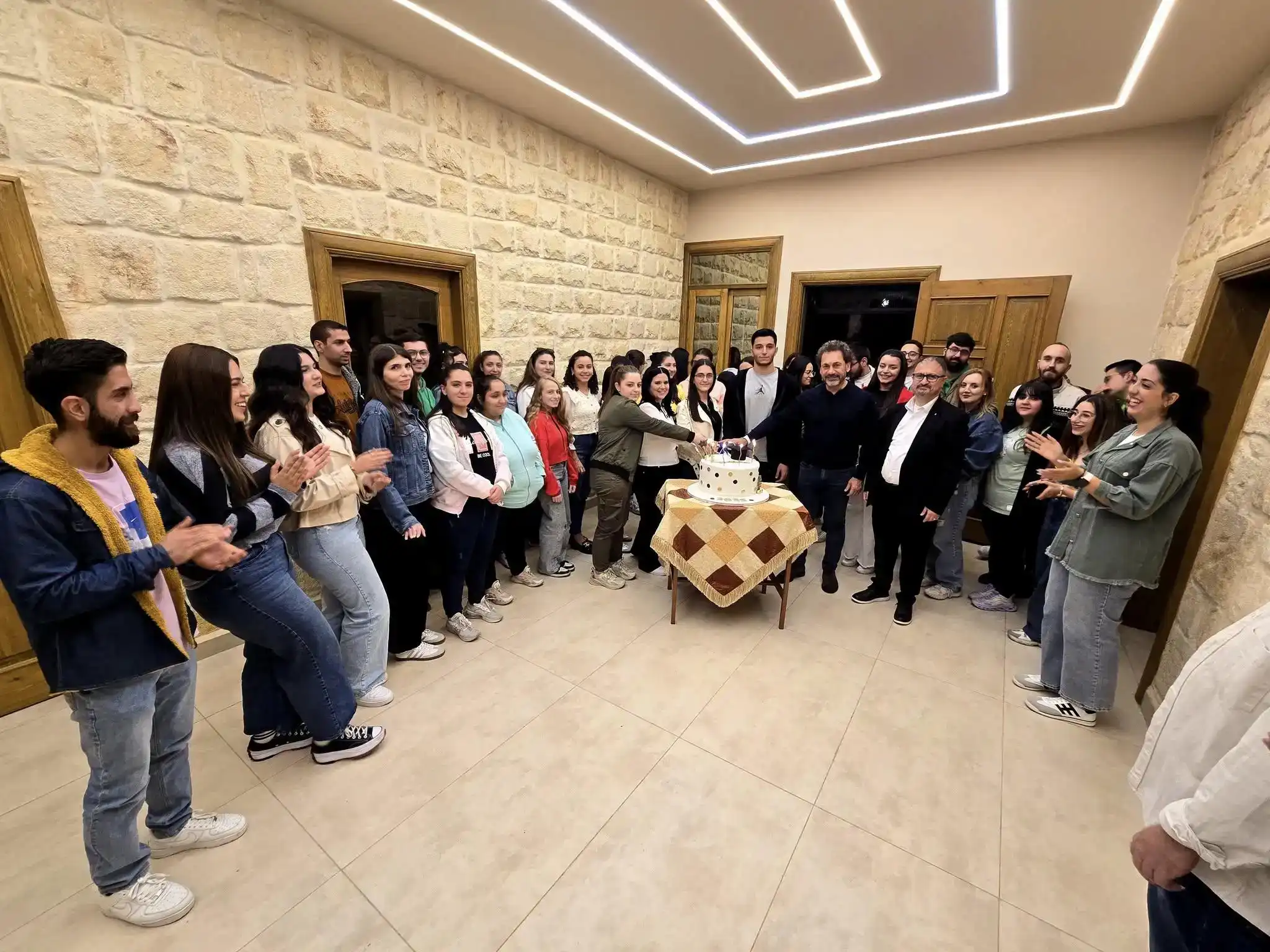    Հալէպ. Տեղի ունեցած է Հայ Աւետարանական Եկեղեցիներու Երիտասարդացի վերանորոգման հաւաք 