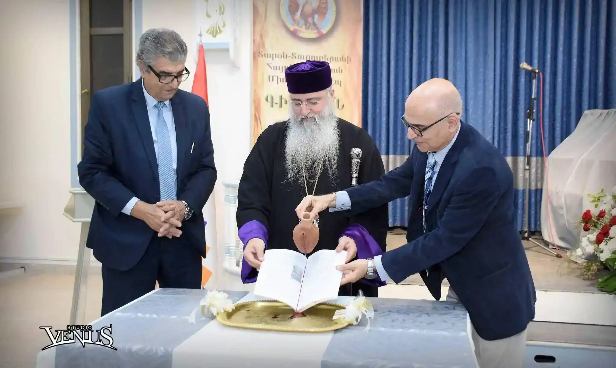 Հալէպ.Ներկայացուեցաւ Լեւոն Շառոյեանի նոր գիրքը՝ «Հայ գիրի եւ մշակոյթի տարօնցի սպասաւորներ»