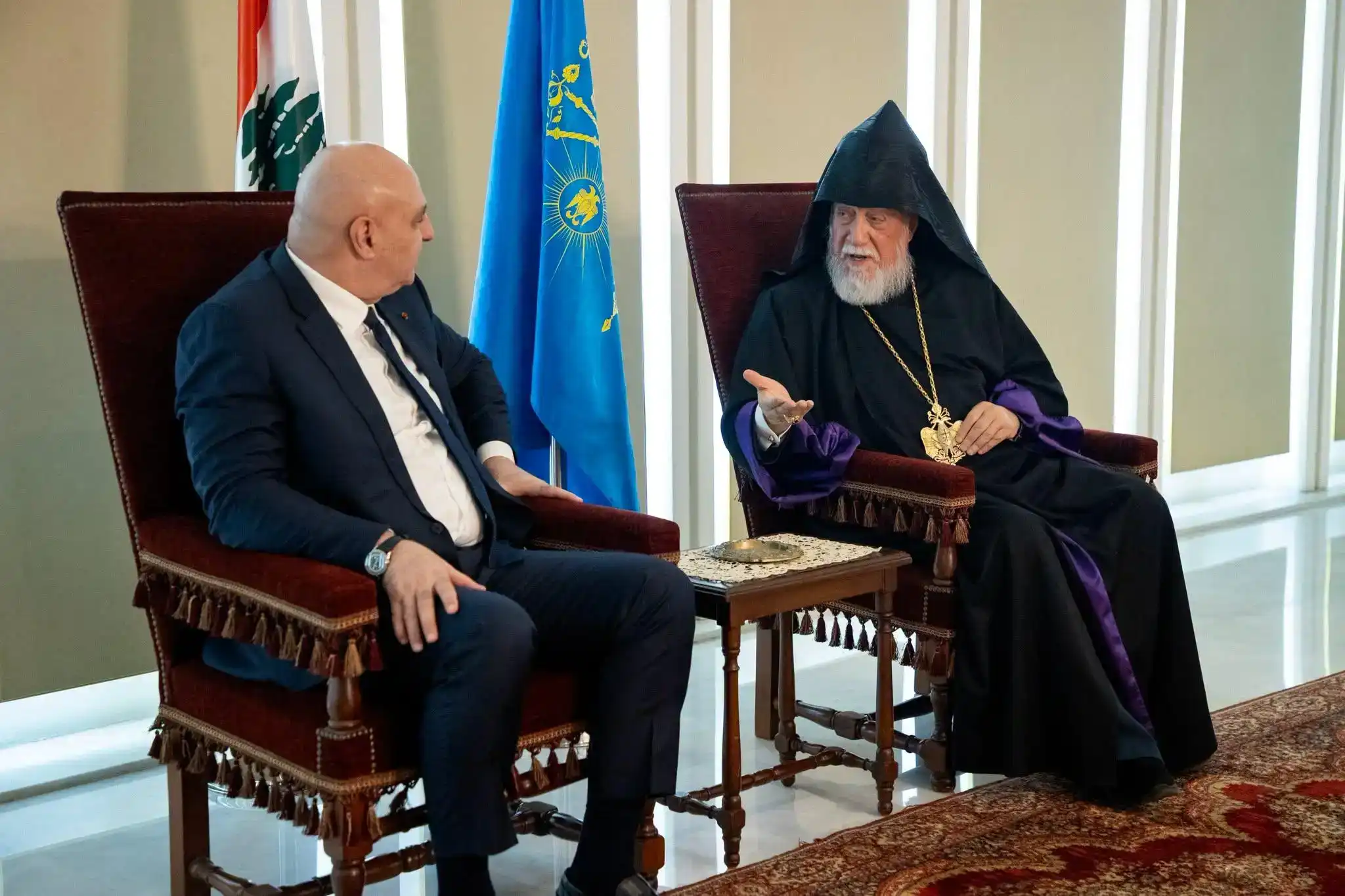 Լիբանանի Հանրապետութեան նախագահ  Զօր. Ժոզէֆ Աուն  այցելութիւն  տուաւ  Ն.Ս.Օ.Տ.Տ. Արամ Ա. Վեհափառին 