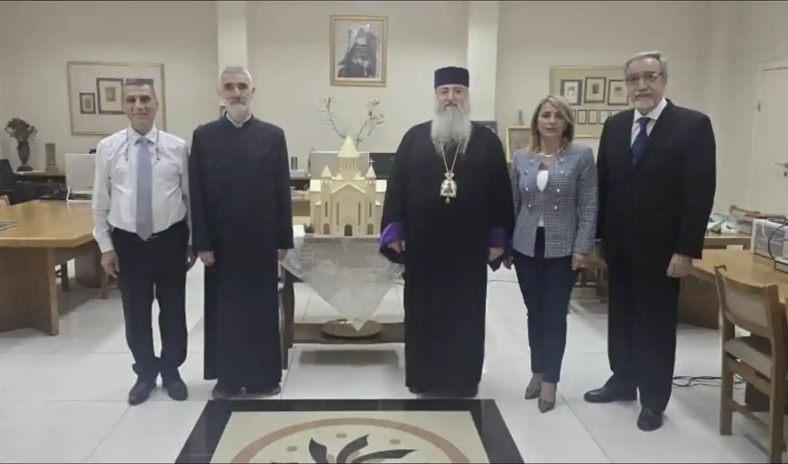 Այցելութիւն Մեծի Տանն Կիլիկիոյ Կաթողիկոսարանի «Կիլիկիա» Մատենադարան