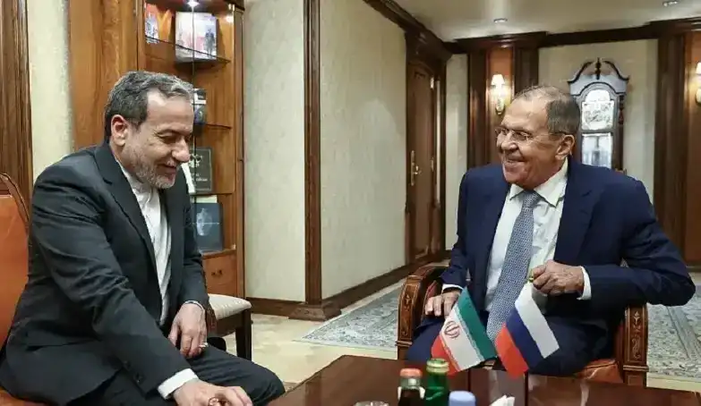 Իրանի եւ Ռուսիոյ համագործակցութիւնը պատմութեան մէջ երբեք այսքան սերտ չէ եղած. Արաքչի