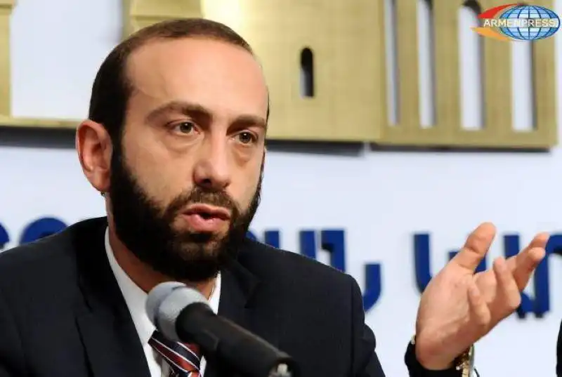 Ատրպէյճան պէտք է դուրս բերէ իր զօրքերը Հայաստանի հողերէն. Արարատ Միրզոյեան 