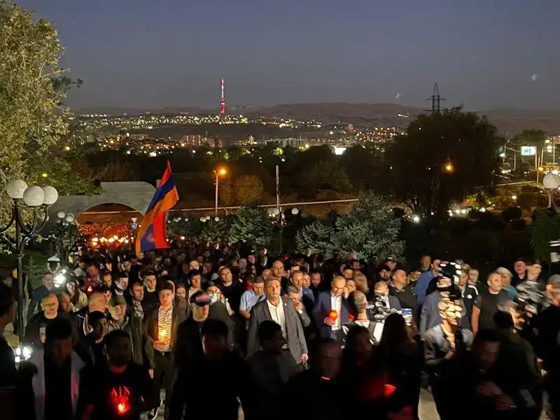 Ընդդիմութեան երթը հասաւ Եռաբլուր