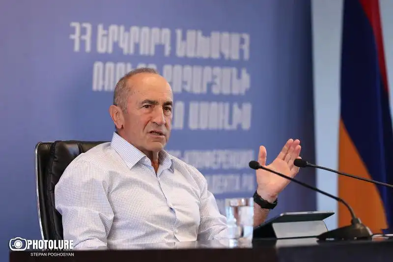 Կը յաւակնի՞ ՀՀ վարչապետի պաշտօնին, թէ ոչ. Ռոպերթ Քոչարեանի պատասխանը