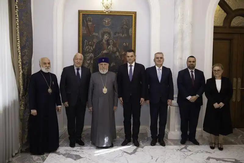 Ամենայն Հայոց Կաթողիկոսն ընդունեց Ռումինիայի Հանրապետության Արտաքին գործերի փոխնախարարի գլխավորած պատվիրակությանը
