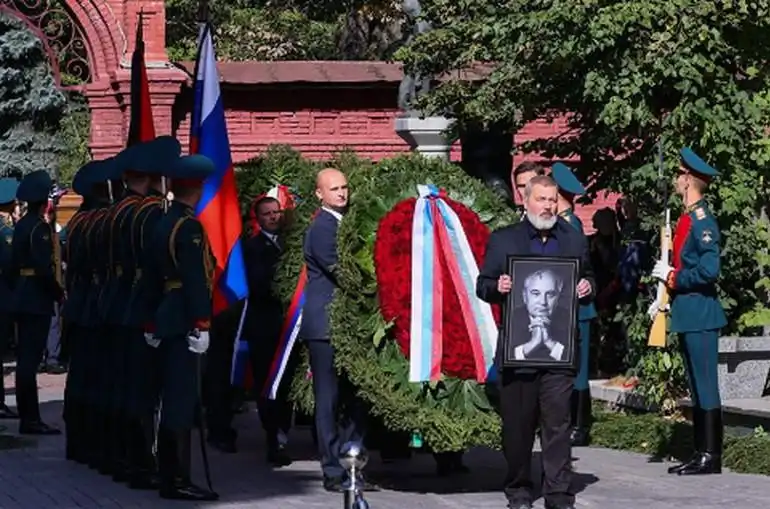 Գորբաչով դէպի վերջին հանգիստ 