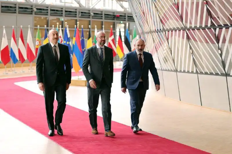 Փաշինեան-Ալիեւ բանակցութիւնները  պիտի շարունակուին 