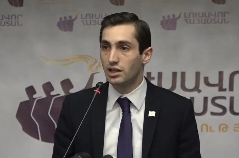 Դաւիթ Խաժակեան. « «Լուսաւոր Հայաստան»ը  պիտի մասնակցի  Երեւանի ընտրութիւններուն»