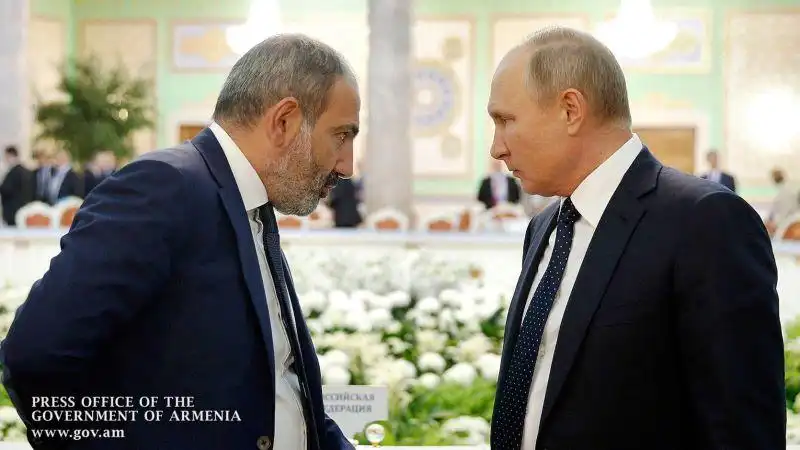 Փաշինեան սահմանին տիրող իրավիճակի մասին խօսած է Վլատիմիր Փութինի հետ