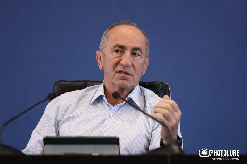 «Անձնատւութեան պարագային միասնութիւն ստեղծելու կարիք չկայ». Քոչարեան